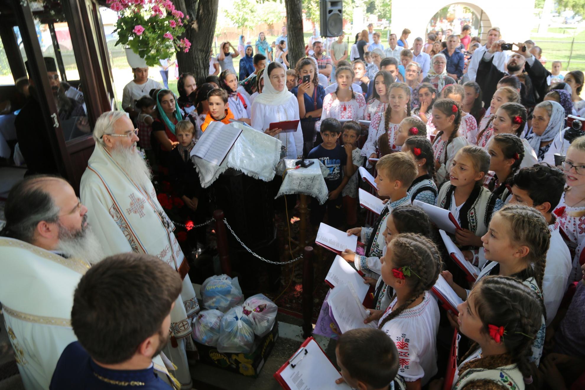 Întâlnire în rugăciune la Biserica „Pogorârea Sfântului Duh” din Negreşti