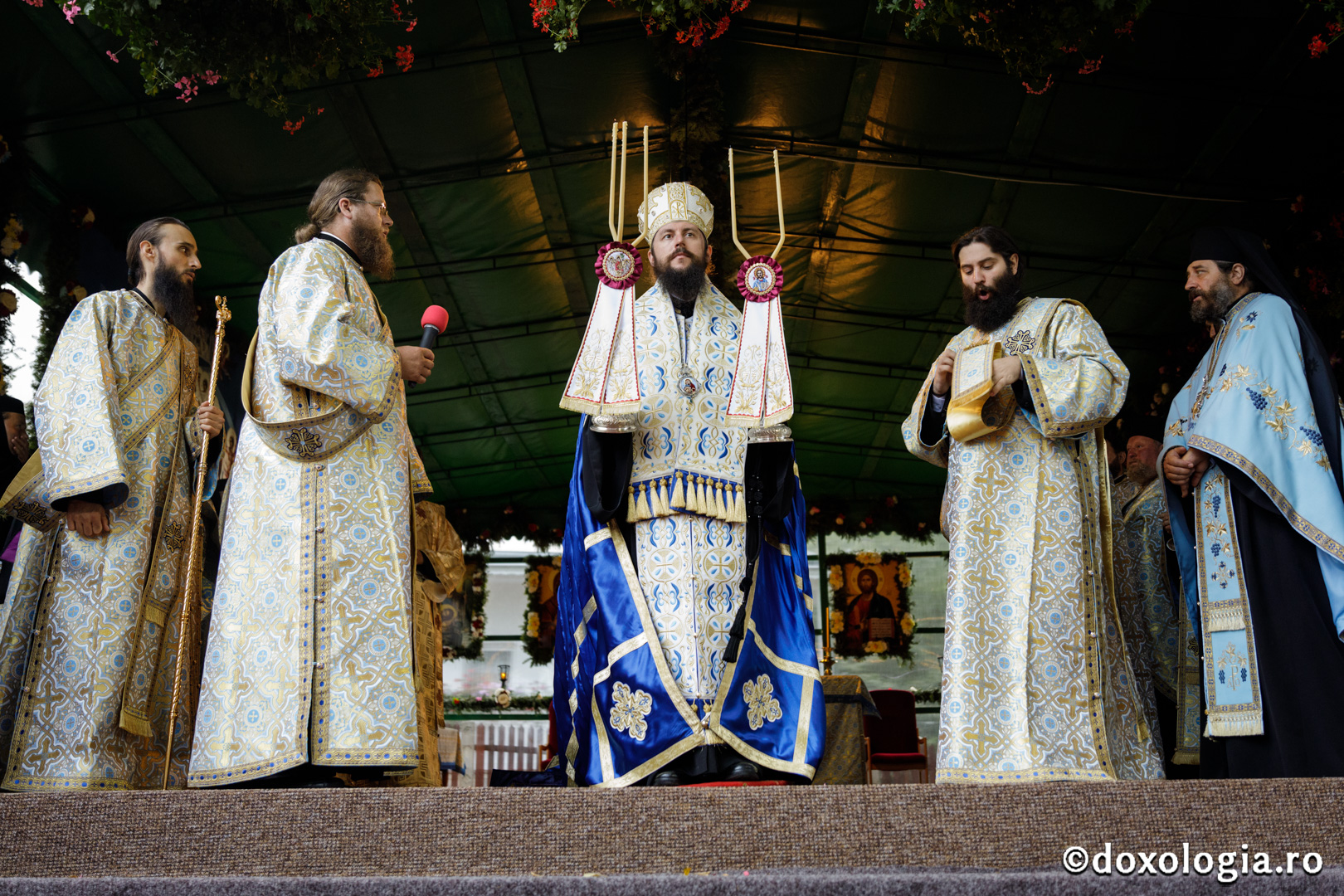 (Foto) Priveghere la Văratec în cinstea Sfântului Pelerin - Moș Gheorghe Lazăr