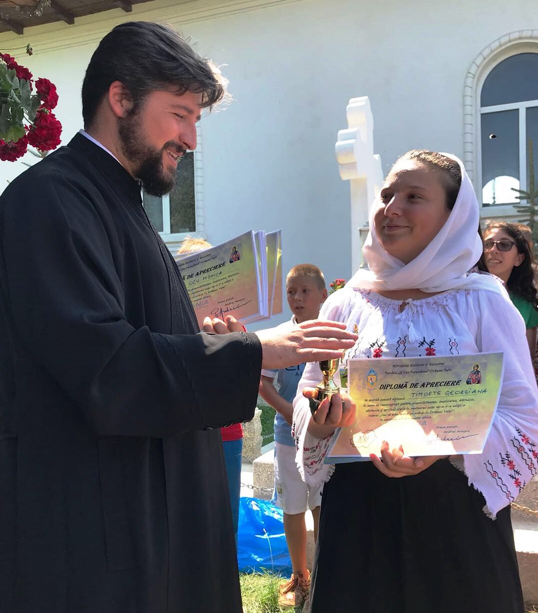 Tabăra „Hai să dăm mână cu mână!”, la Orășeni Vale