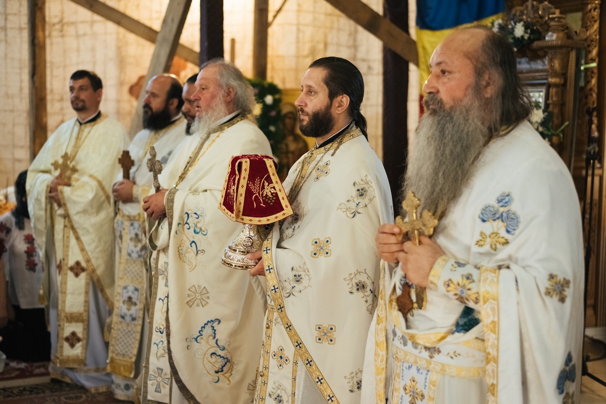 Hram la Mănăstirea Piatra Sfântă-Tărâţa