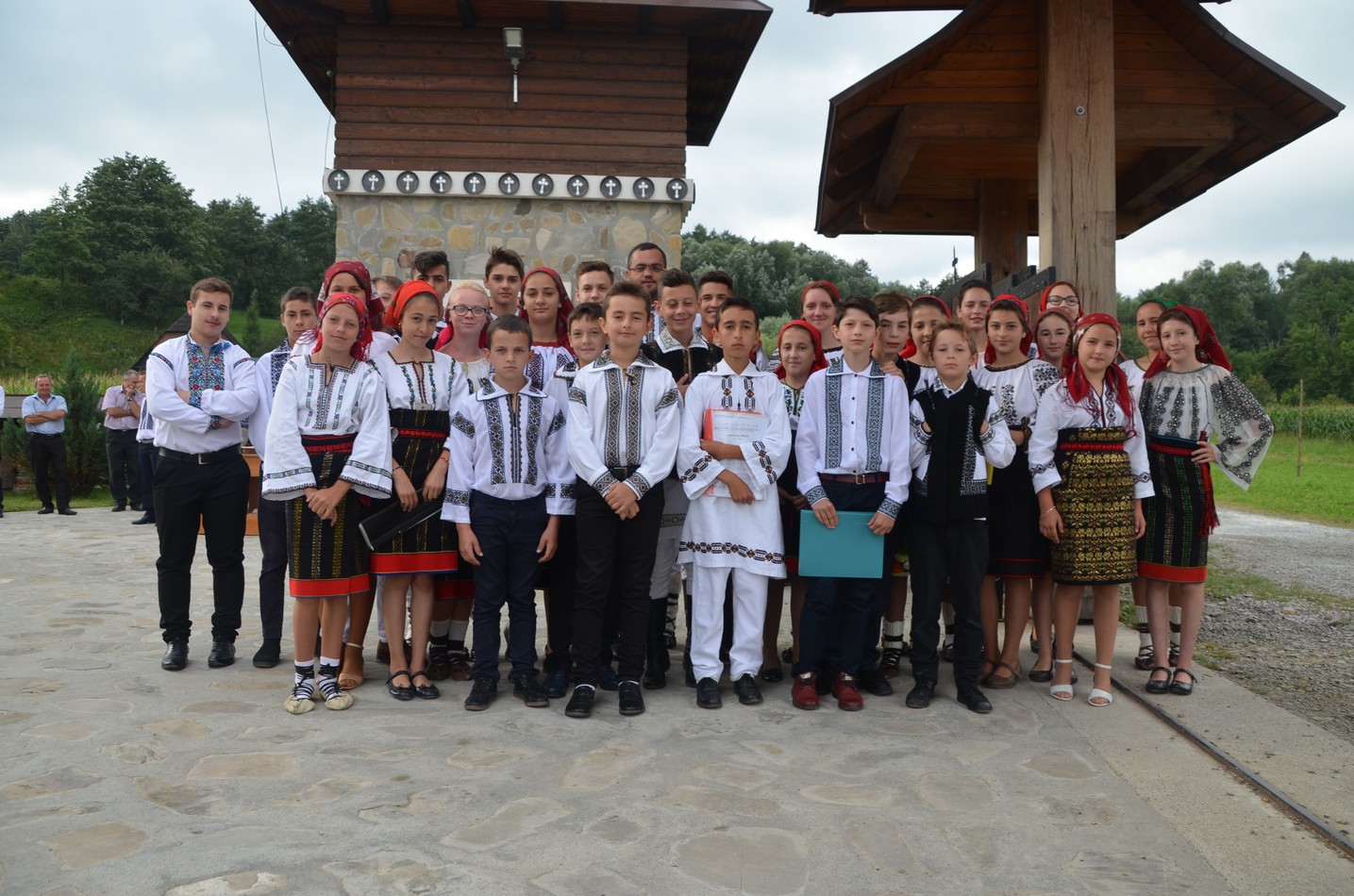 Liturghie arhierească la Vicovu de Jos: „Este de neînchipuit hărnicia și credința dumneavoastră”