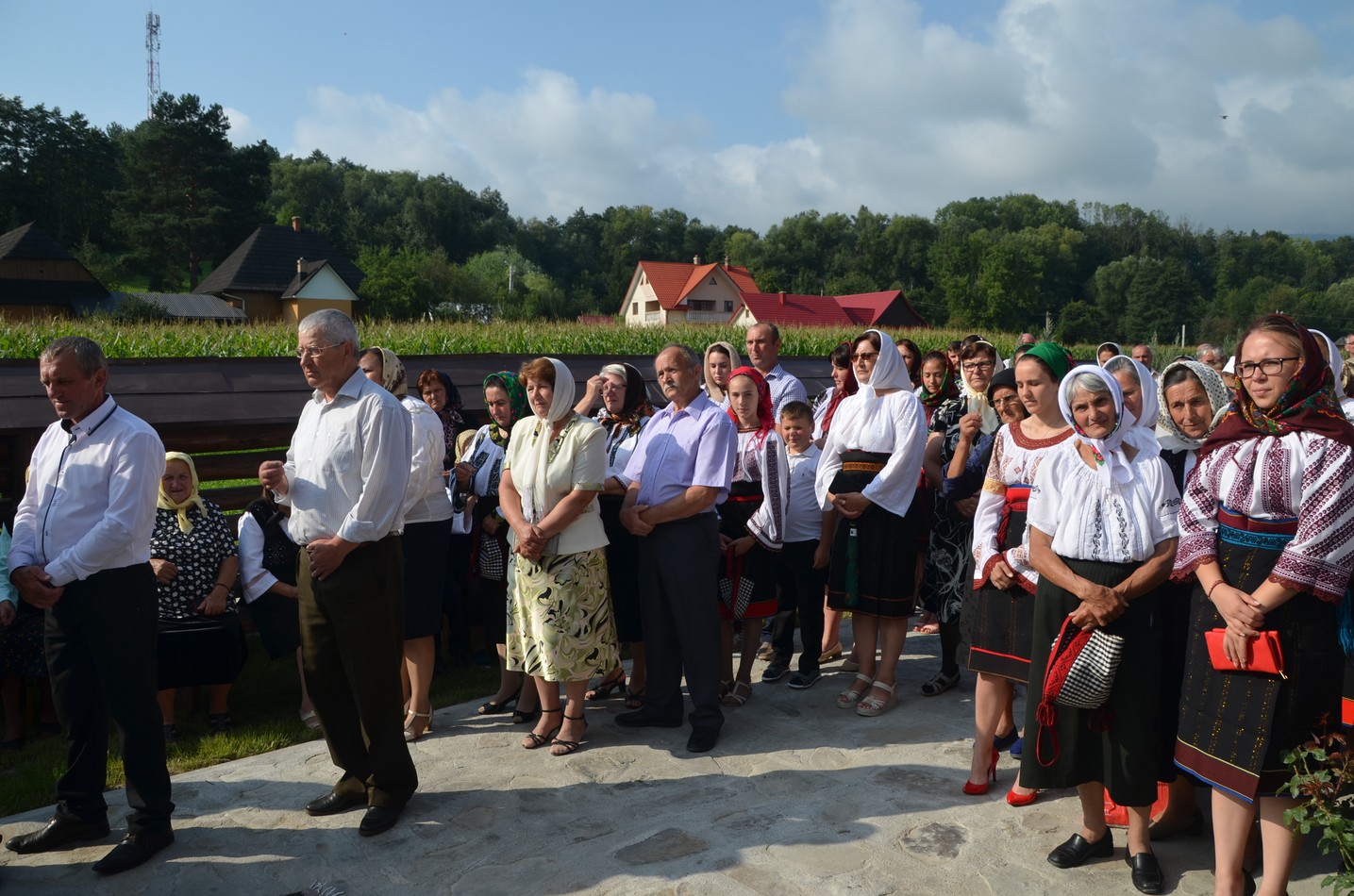 Liturghie arhierească la Vicovu de Jos: „Este de neînchipuit hărnicia și credința dumneavoastră”