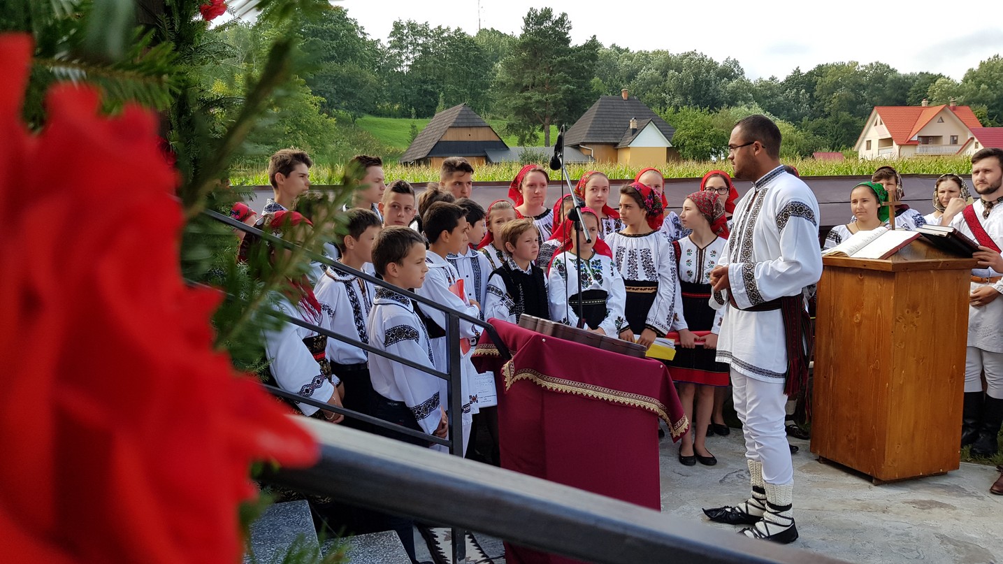 Liturghie arhierească la Vicovu de Jos: „Este de neînchipuit hărnicia și credința dumneavoastră”