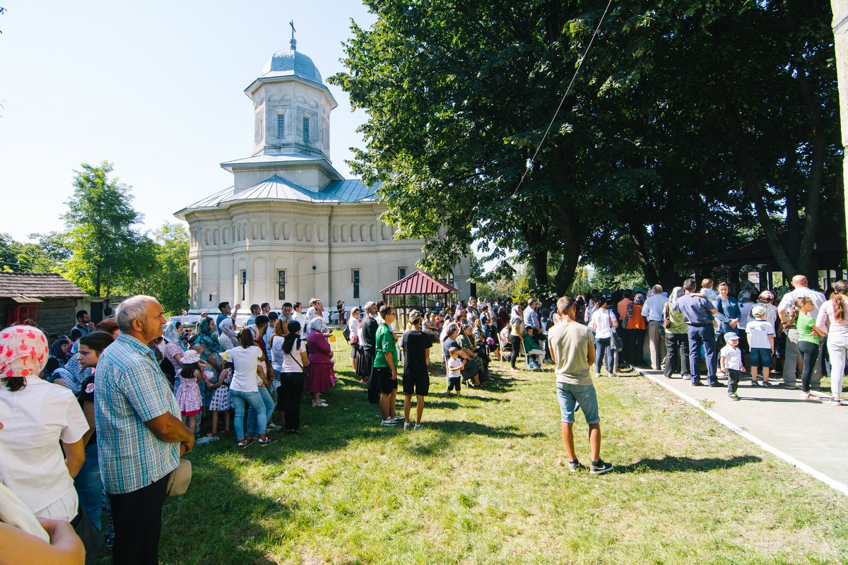 Întâlnire în rugăciune la Biserica „Pogorârea Sfântului Duh” din Negreşti