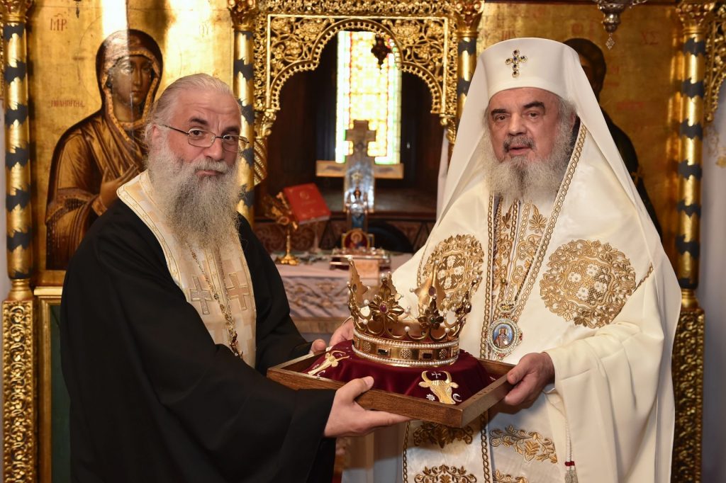 Patriarhul României a binecuvântat coroana reconstituită a Sfântului Ştefan cel Mare