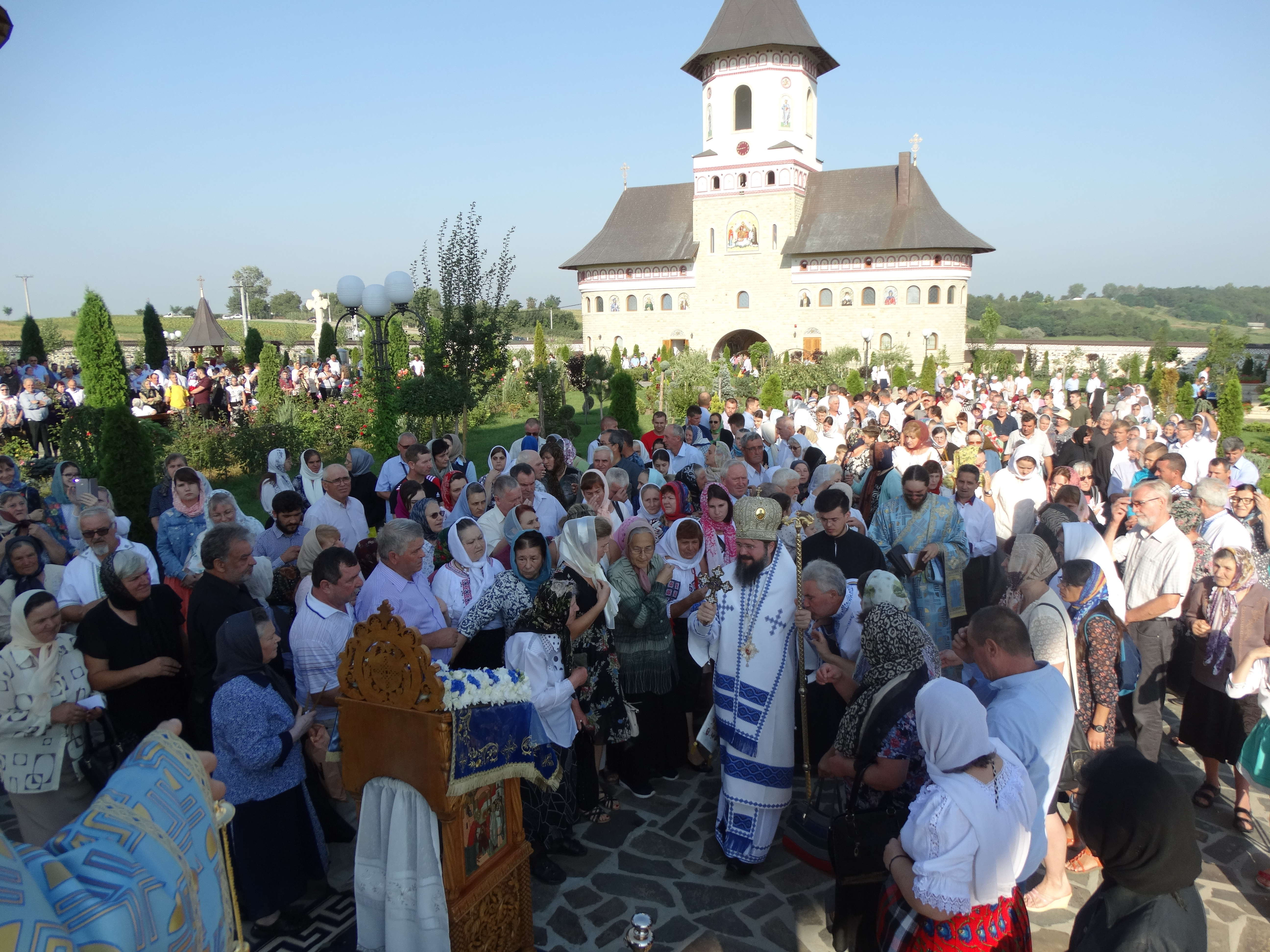 PS Macarie: „Foarte multe familii se destramă zi de zi, cu drame uriașe, sub ochii îndurerați ai Maicii Domnului”