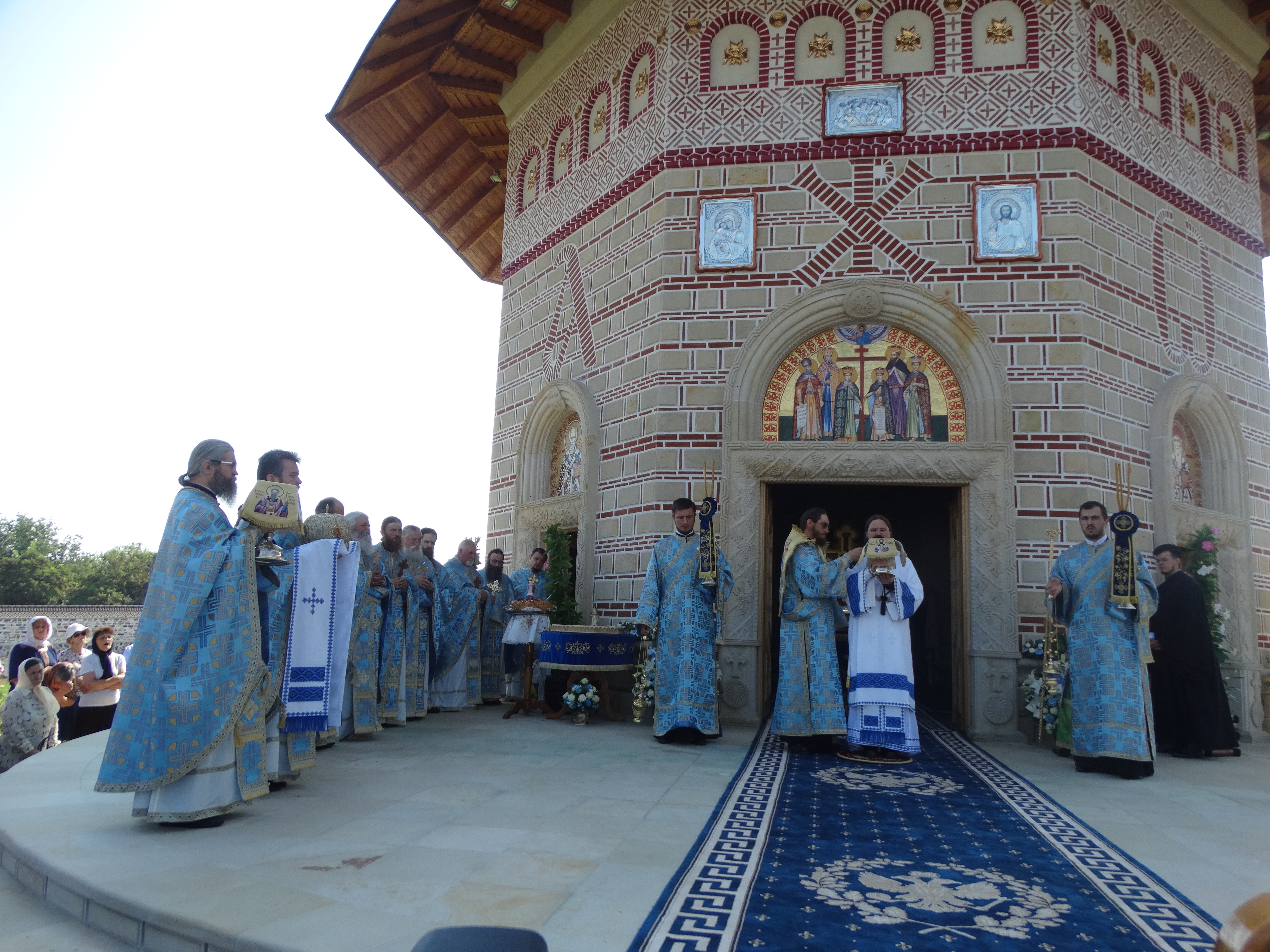 PS Macarie: „Foarte multe familii se destramă zi de zi, cu drame uriașe, sub ochii îndurerați ai Maicii Domnului”