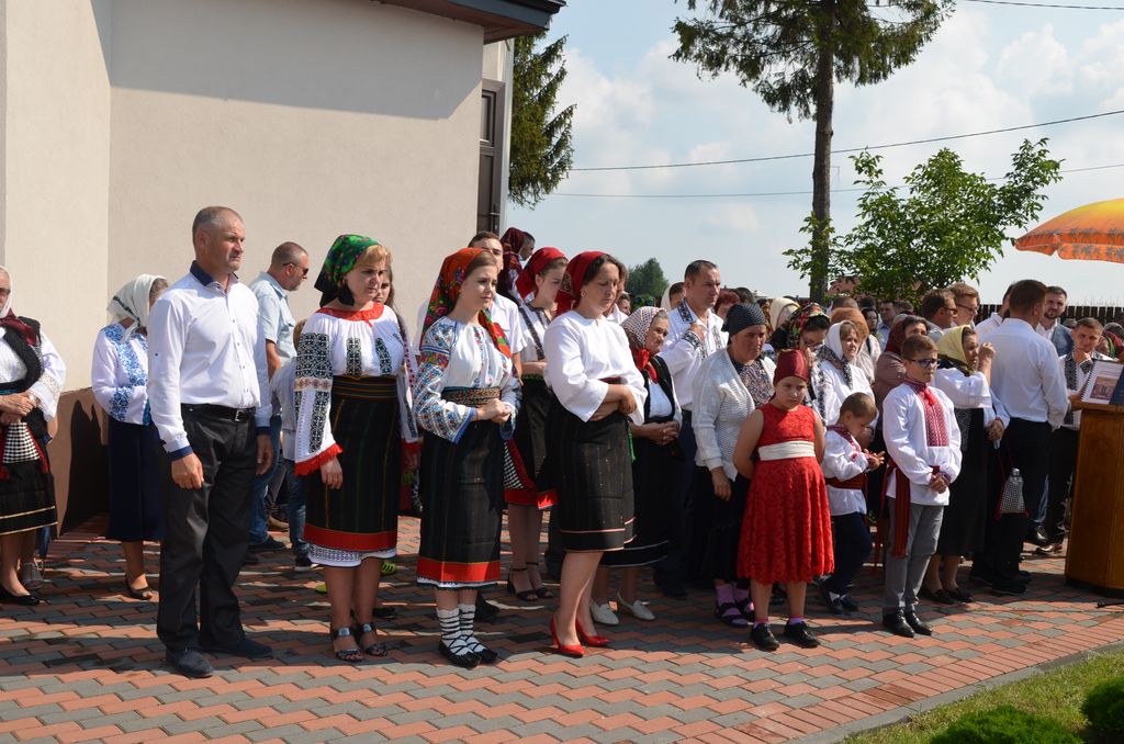 Preasfințitul Damaschin a resfinţit Biserica „Pogorărea Sfântului Duh” din Bivolărie - Vicovu de Sus