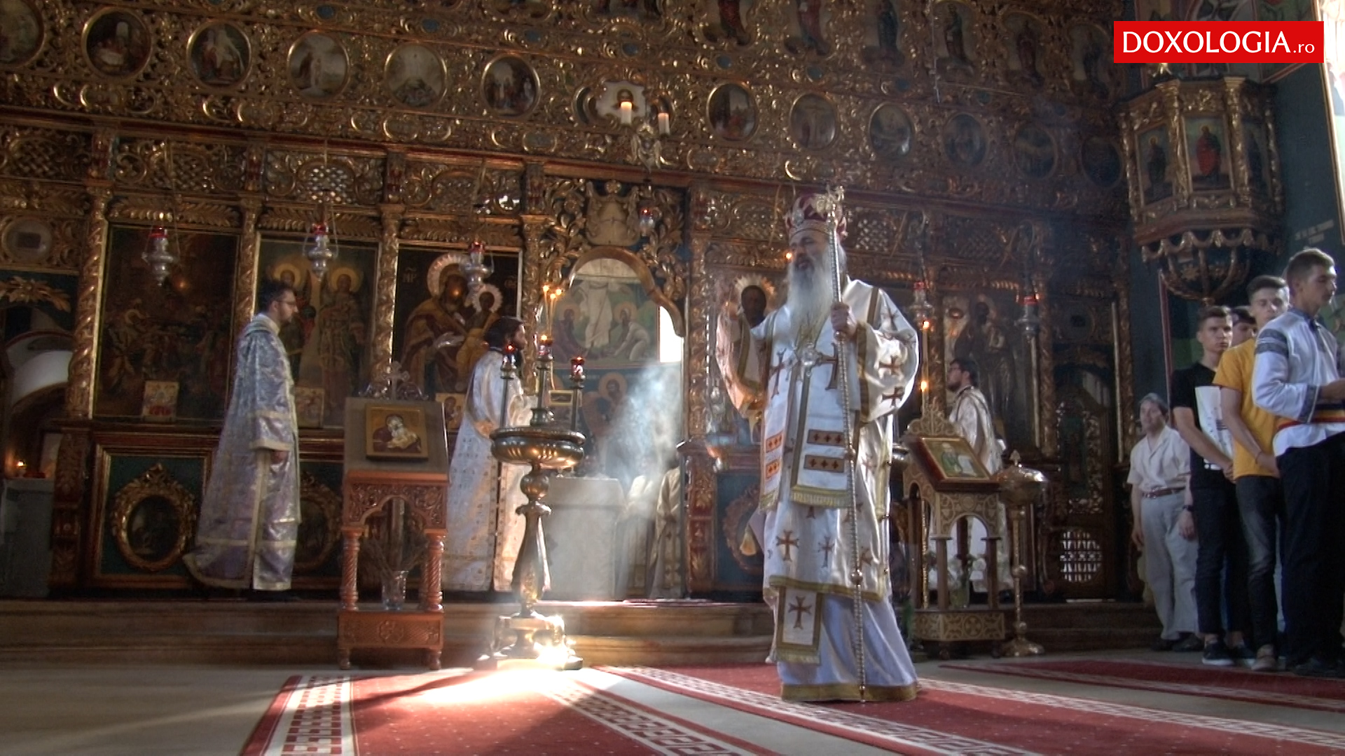 (Video) Voluntarii ITOM 2018, la Sfânta Liturghie Arhierească de la biserica Sfântul Sava din Iași