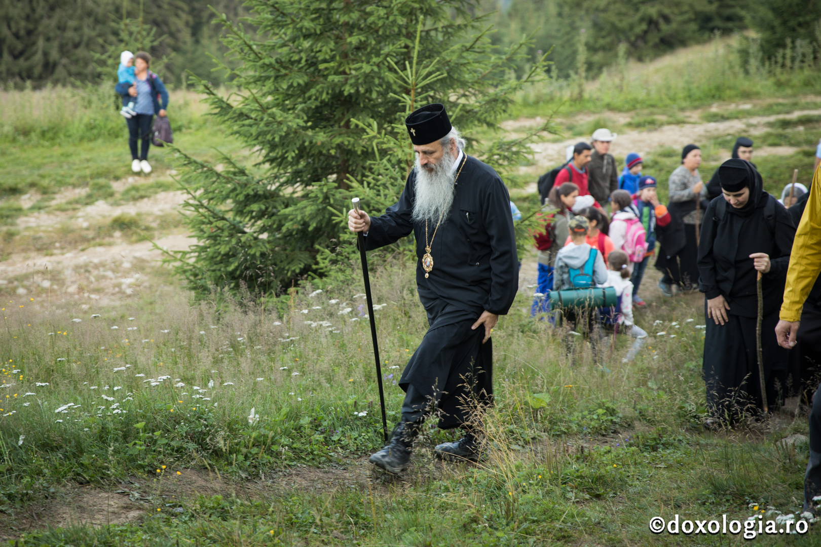 Foto: Oana Nechifor Schimbarea la Față pe Muntele Ceahlău: IPS Mitropolit Teofan a săvârșit Sfânta Liturghie