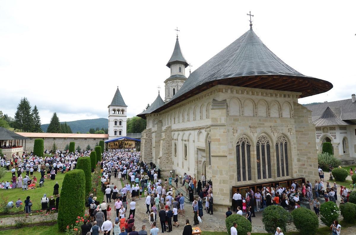 Hramul cel mare al Putnei: Va fi adusă Coroana reconstituită a Sfântului Voievod Ștefan cel Mare