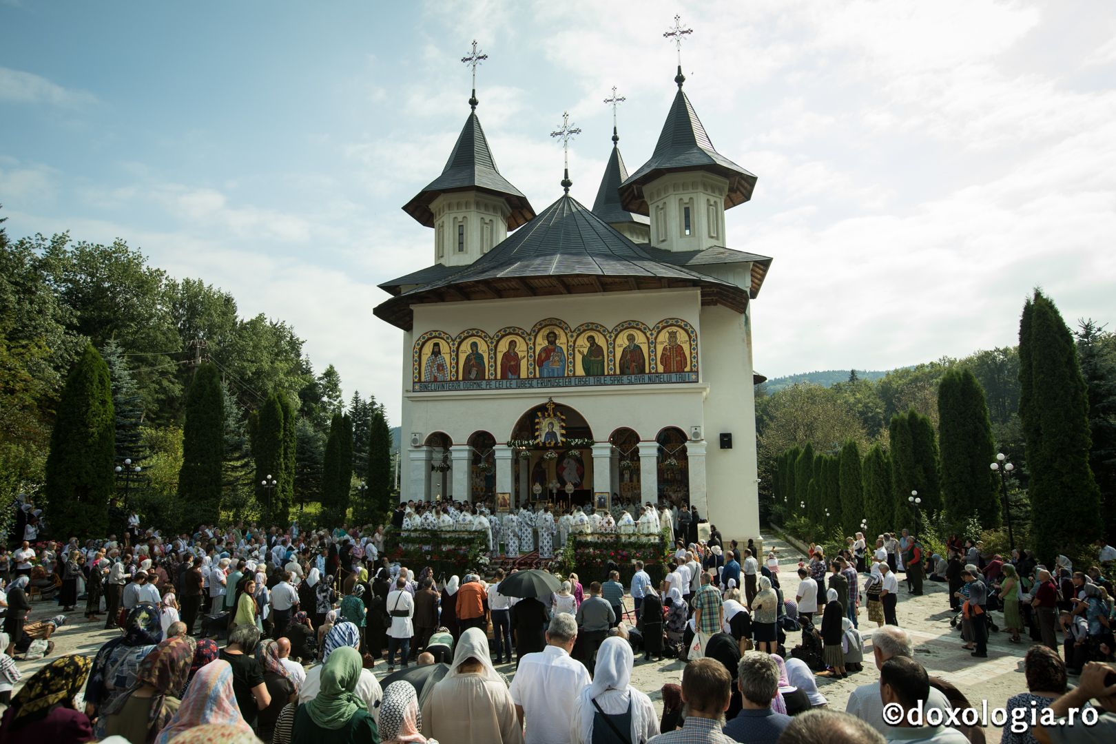 (Video) Liturghie arhierească în cinstea  Sfintei Cuvioase Teodora de la Sihla
