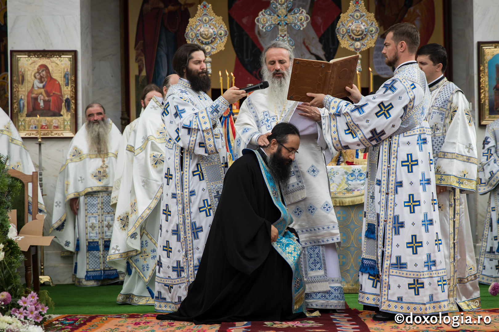 Ultima zi din triada Sfinţilor Nemţeni: trei ierarhi au săvârșit Sfânta Liturghie în cinstea Sfintei Cuvioase Teodora de la Sihla