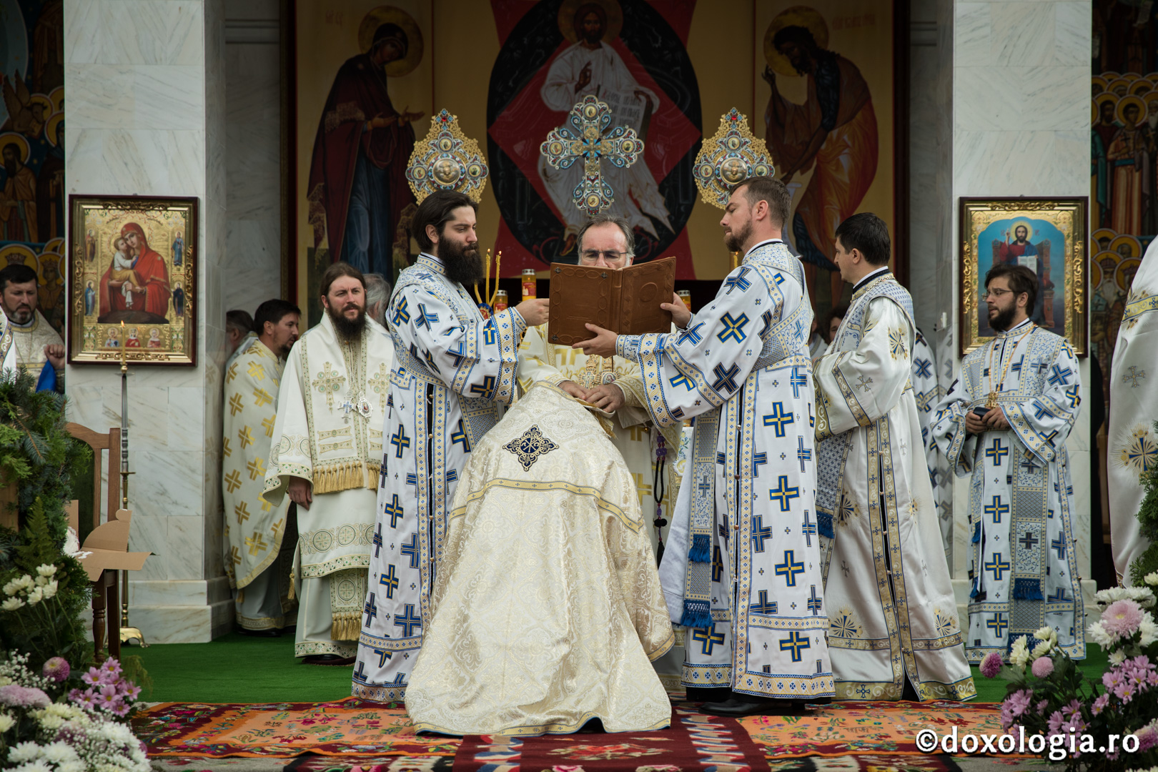 Ultima zi din triada Sfinţilor Nemţeni: trei ierarhi au săvârșit Sfânta Liturghie în cinstea Sfintei Cuvioase Teodora de la Sihla