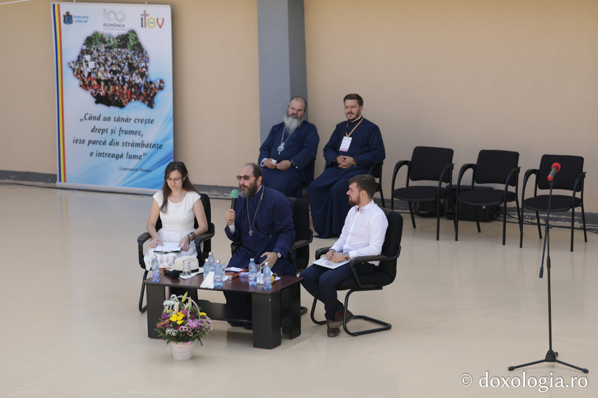 Conferință cu Pr. Constantin Necula, ateliere de comunicare, „Marşul Tineretului” și concert de muzică populară la prima ediție ITOV