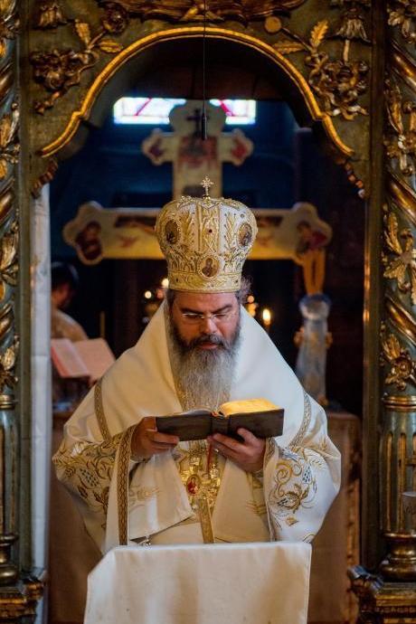 Vizite arhiereşti în Episcopia Huşilor