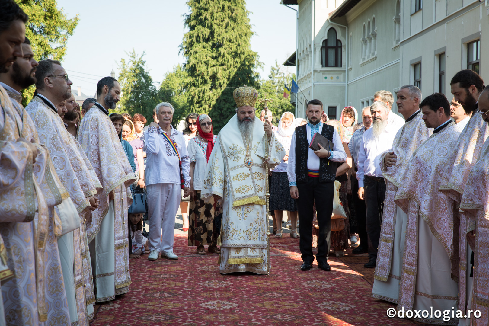 Sfinții Nemțeni: Liturghie arhierească în cinstea Sfântului Ioan Iacob, la biserica Seminarului Teologic de la Mănăstirea Neamț