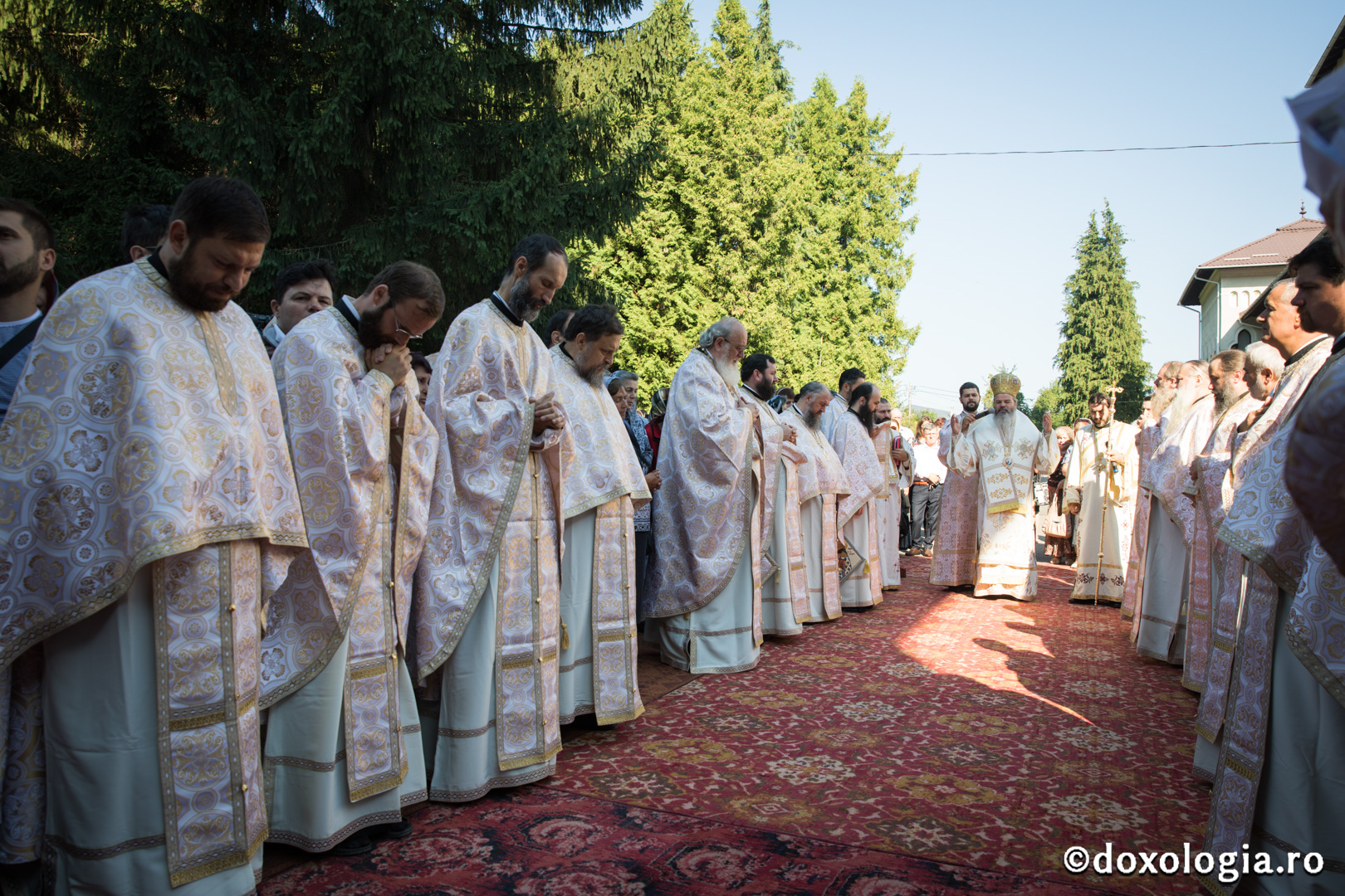 Sfinții Nemțeni: Liturghie arhierească în cinstea Sfântului Ioan Iacob, la biserica Seminarului Teologic de la Mănăstirea Neamț