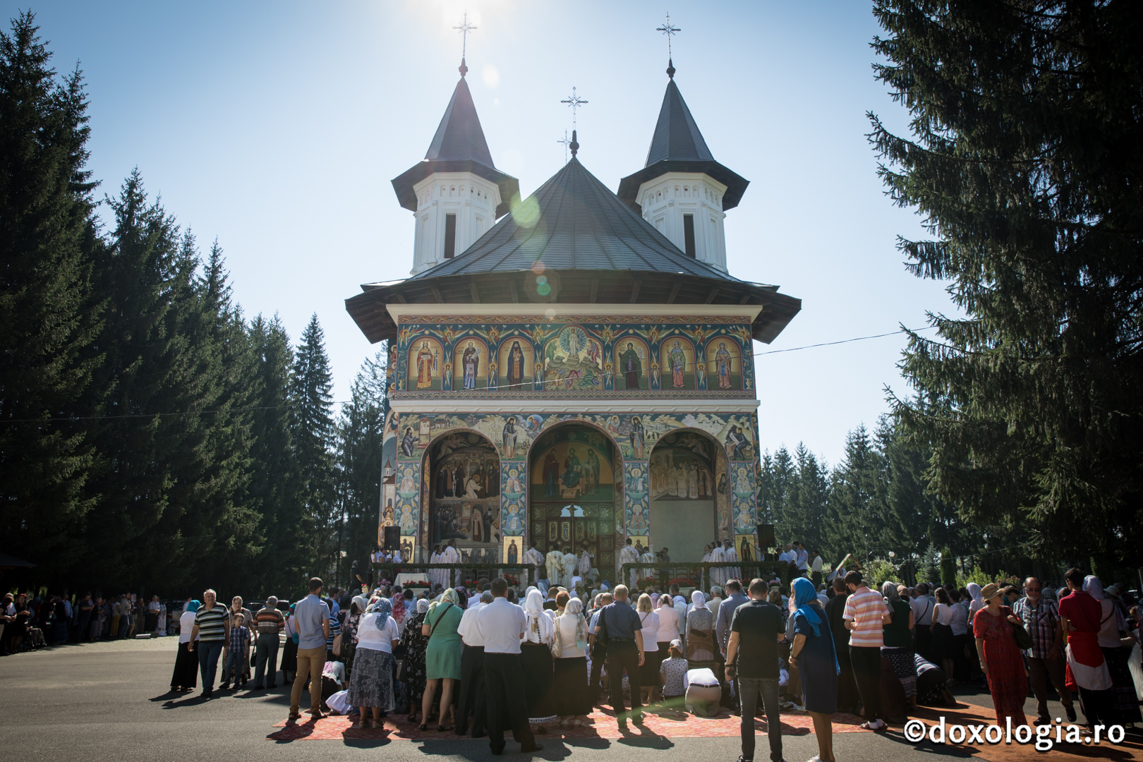 Sfinții Nemțeni: Liturghie arhierească în cinstea Sfântului Ioan Iacob, la biserica Seminarului Teologic de la Mănăstirea Neamț