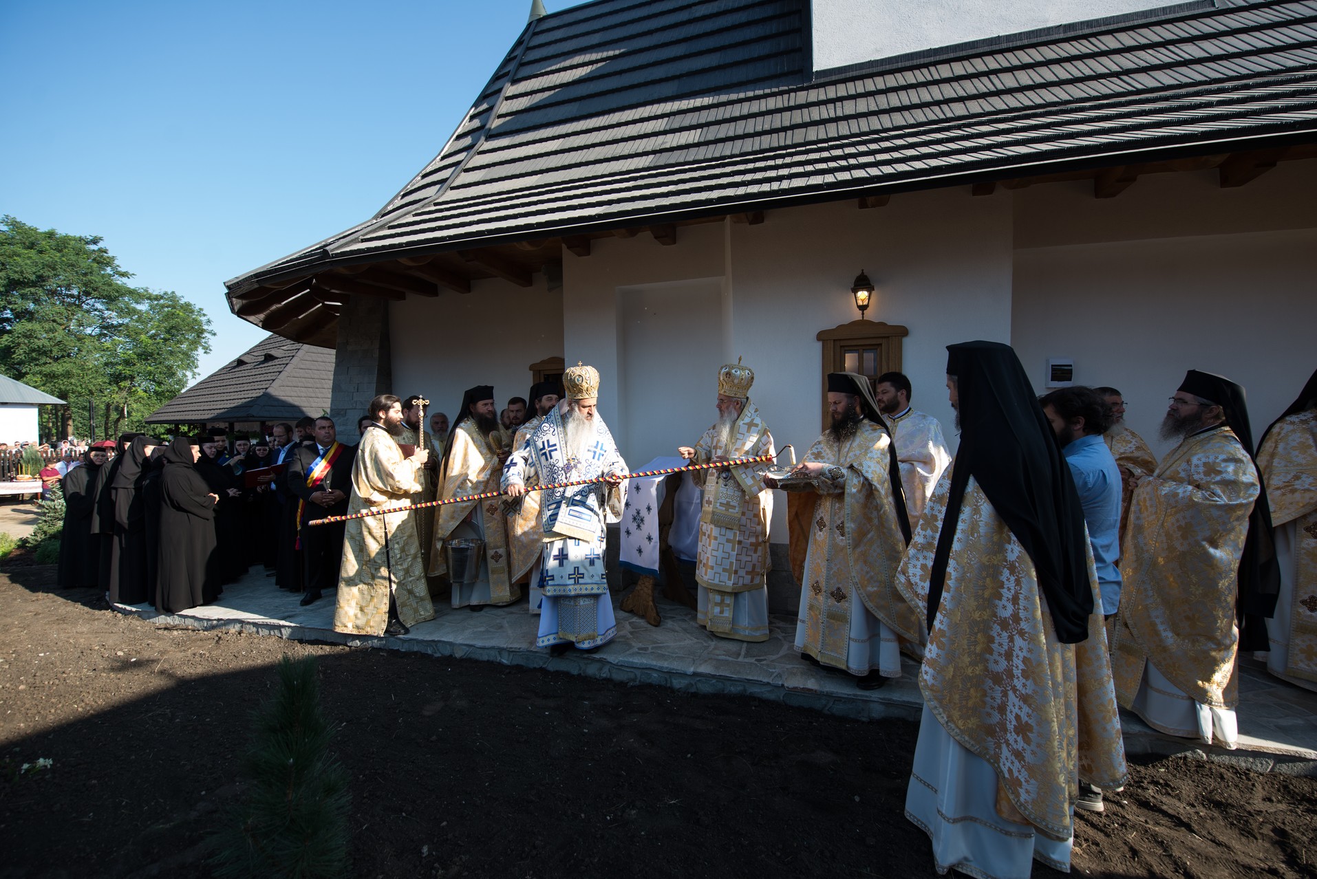 Sfințire de schit la Horodiștea-Botoșani: „Lumea are nevoie de sfinţi pentru ca umanitatea să fie sănătoasă” Sfințire de schit la Horodiștea-Botoșani: „Lumea are nevoie de sfinţi pentru ca umanitatea să fie sănătoasă”