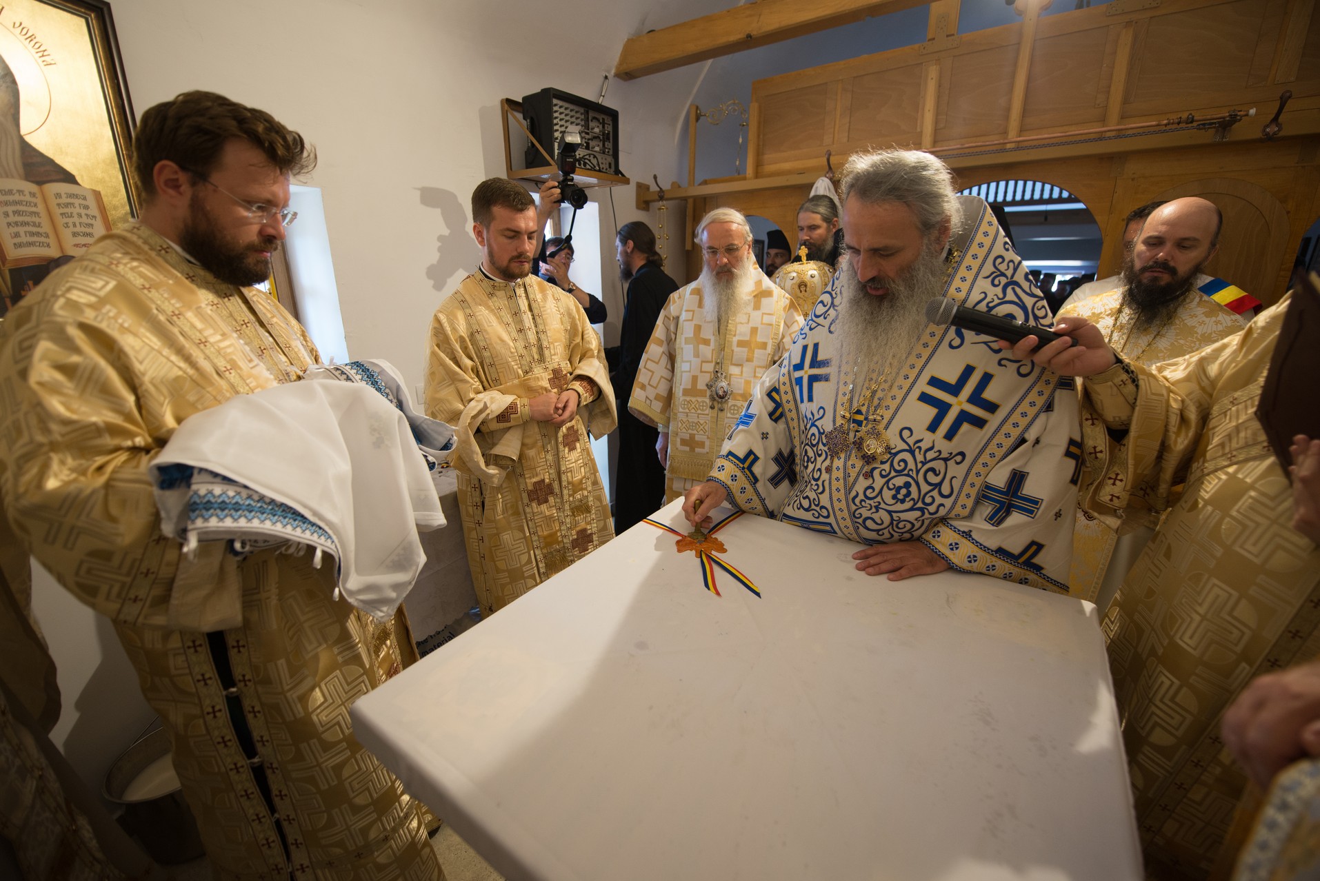 Sfințire de schit la Horodiștea-Botoșani: „Lumea are nevoie de sfinţi pentru ca umanitatea să fie sănătoasă” Sfințire de schit la Horodiștea-Botoșani: „Lumea are nevoie de sfinţi pentru ca umanitatea să fie sănătoasă”