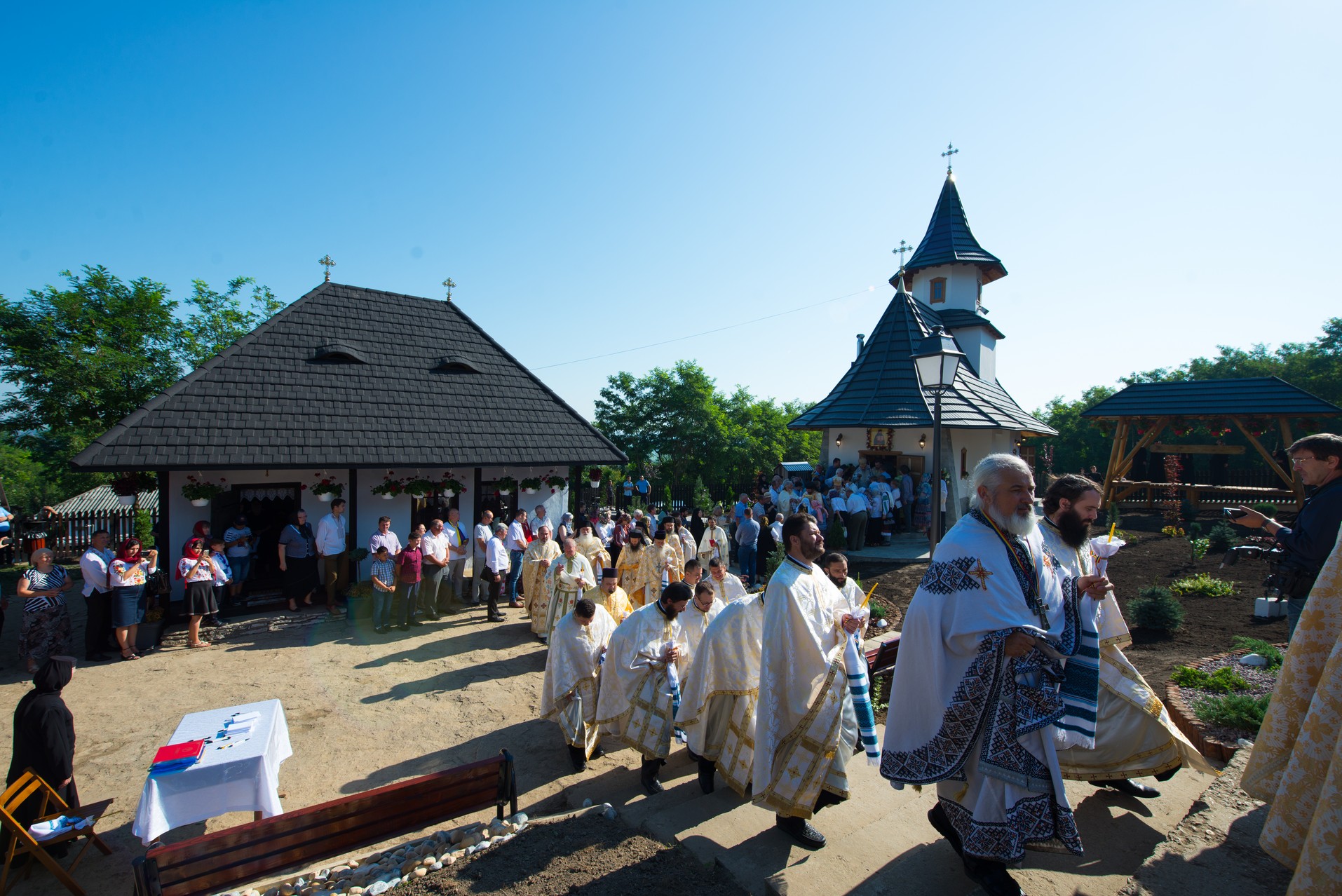 Sfințire de schit la Horodiștea-Botoșani: „Lumea are nevoie de sfinţi pentru ca umanitatea să fie sănătoasă” Sfințire de schit la Horodiștea-Botoșani: „Lumea are nevoie de sfinţi pentru ca umanitatea să fie sănătoasă”