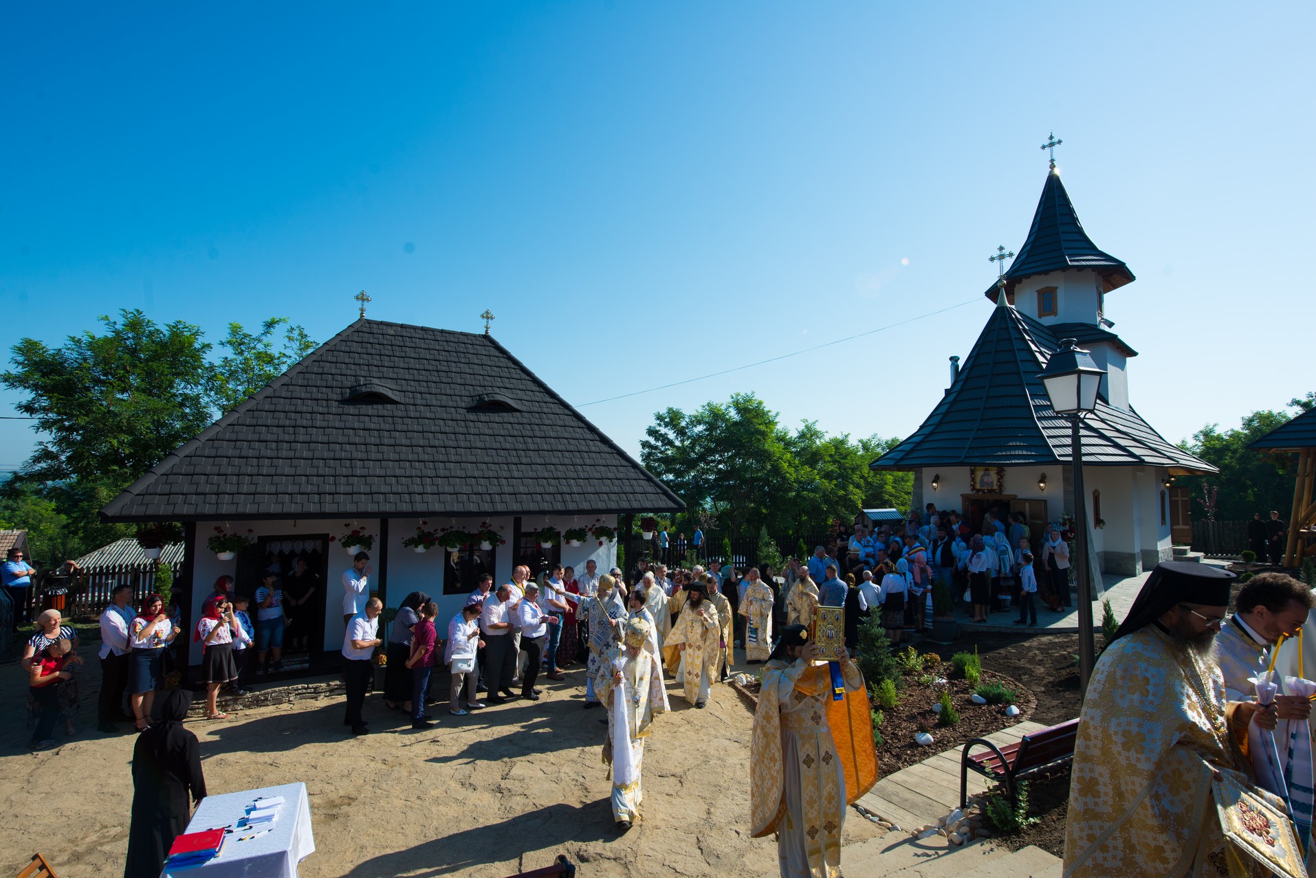 Sfințire de schit la Horodiștea-Botoșani: „Lumea are nevoie de sfinţi pentru ca umanitatea să fie sănătoasă” Sfințire de schit la Horodiștea-Botoșani: „Lumea are nevoie de sfinţi pentru ca umanitatea să fie sănătoasă”