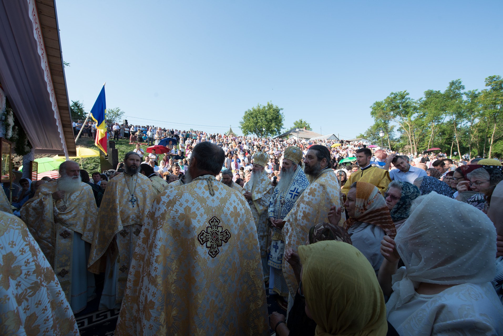 Sfințire de schit la Horodiștea-Botoșani: „Lumea are nevoie de sfinţi pentru ca umanitatea să fie sănătoasă” Sfințire de schit la Horodiștea-Botoșani: „Lumea are nevoie de sfinţi pentru ca umanitatea să fie sănătoasă”