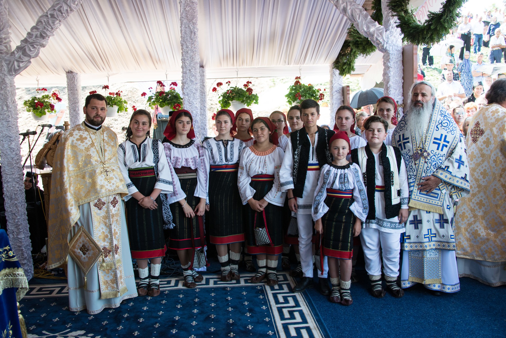 Sfințire de schit la Horodiștea-Botoșani: „Lumea are nevoie de sfinţi pentru ca umanitatea să fie sănătoasă” Sfințire de schit la Horodiștea-Botoșani: „Lumea are nevoie de sfinţi pentru ca umanitatea să fie sănătoasă”