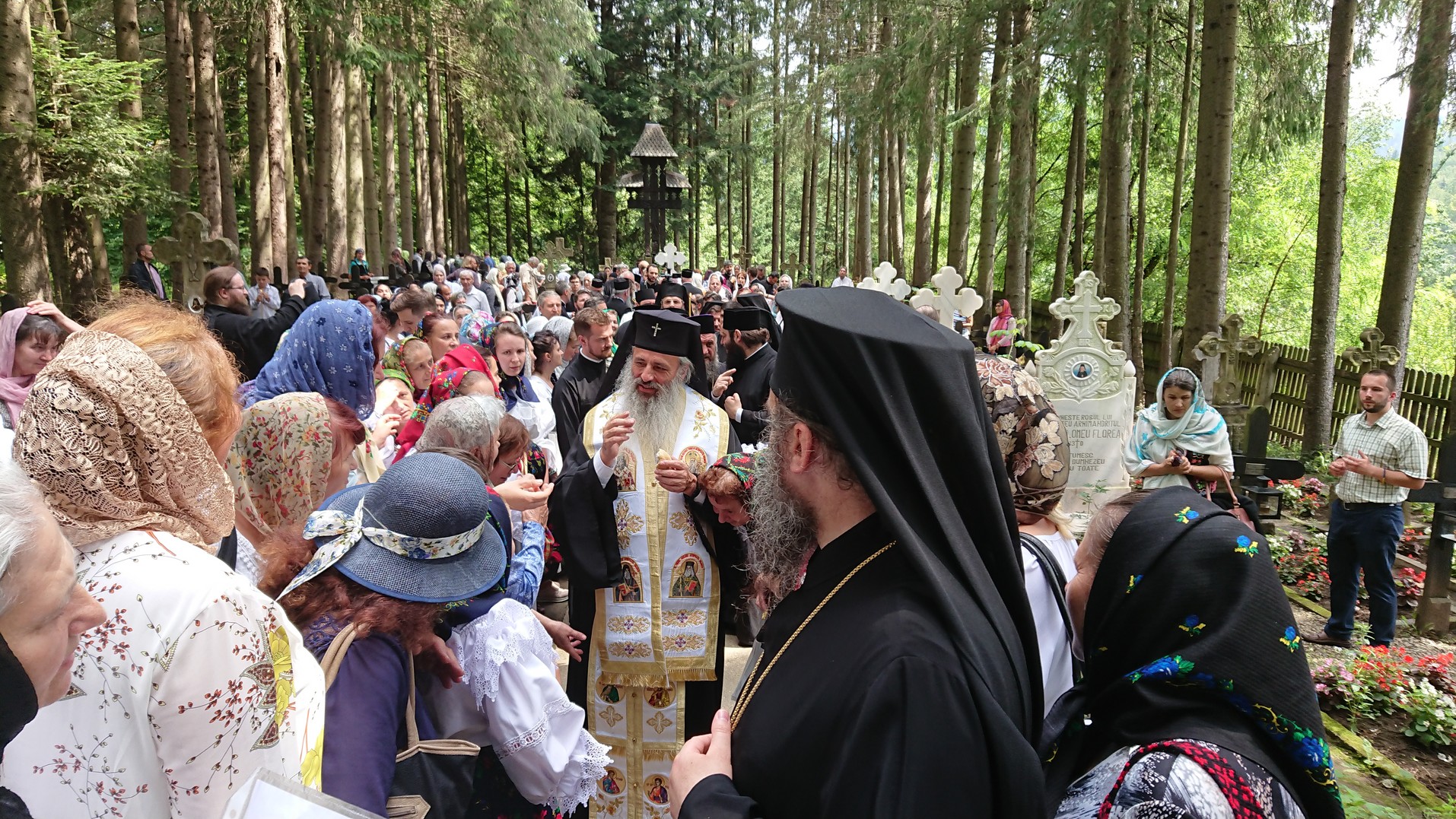 Ultima zi din triada Sfinţilor Nemţeni: trei ierarhi au săvârșit Sfânta Liturghie în cinstea Sfintei Cuvioase Teodora de la Sihla