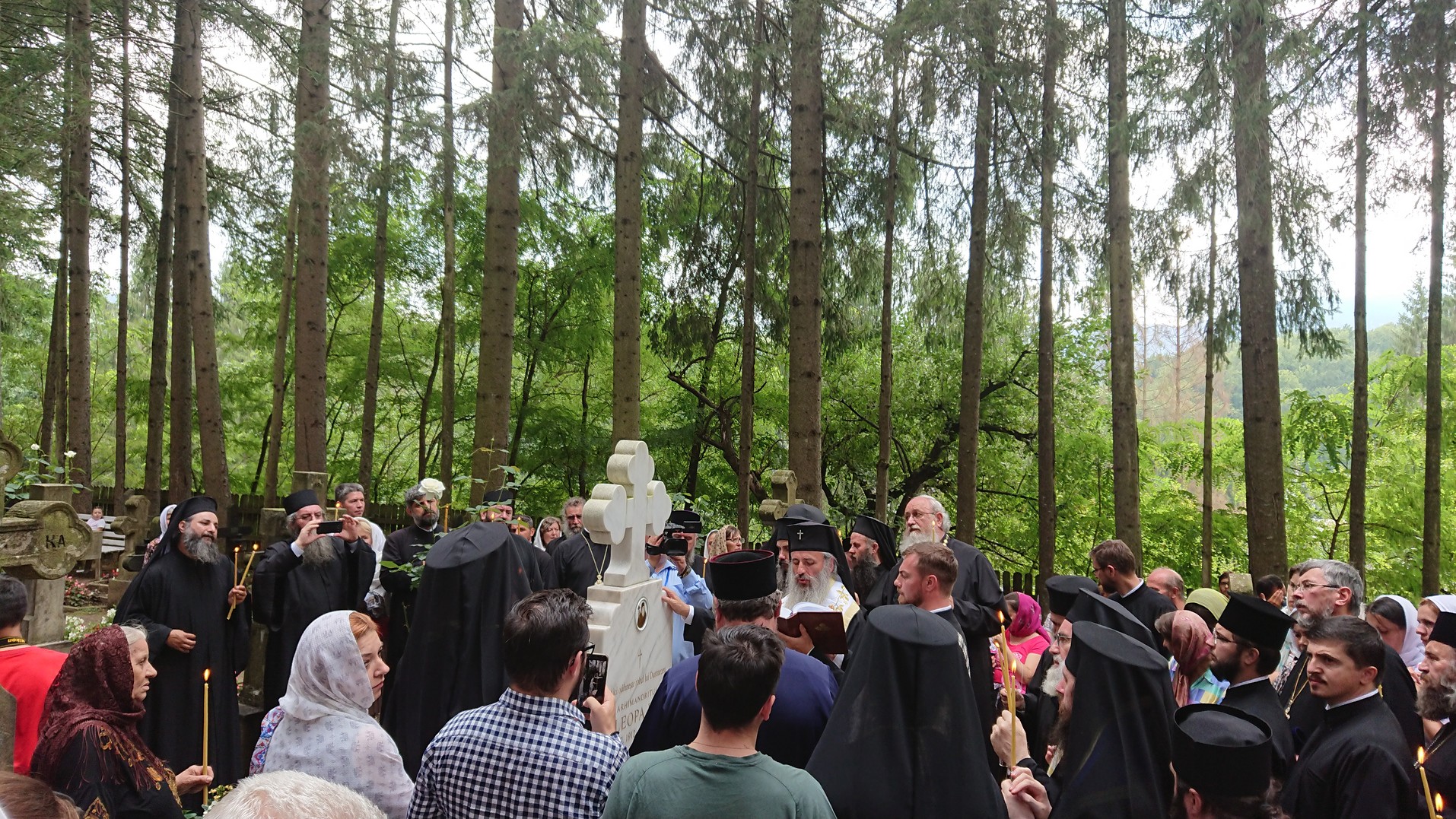Ultima zi din triada Sfinţilor Nemţeni: trei ierarhi au săvârșit Sfânta Liturghie în cinstea Sfintei Cuvioase Teodora de la Sihla