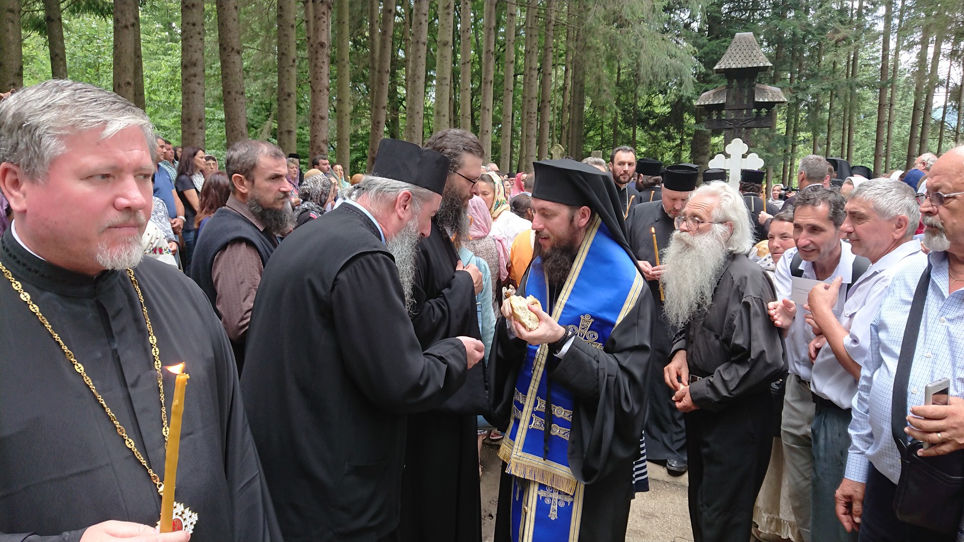 Ultima zi din triada Sfinţilor Nemţeni: trei ierarhi au săvârșit Sfânta Liturghie în cinstea Sfintei Cuvioase Teodora de la Sihla