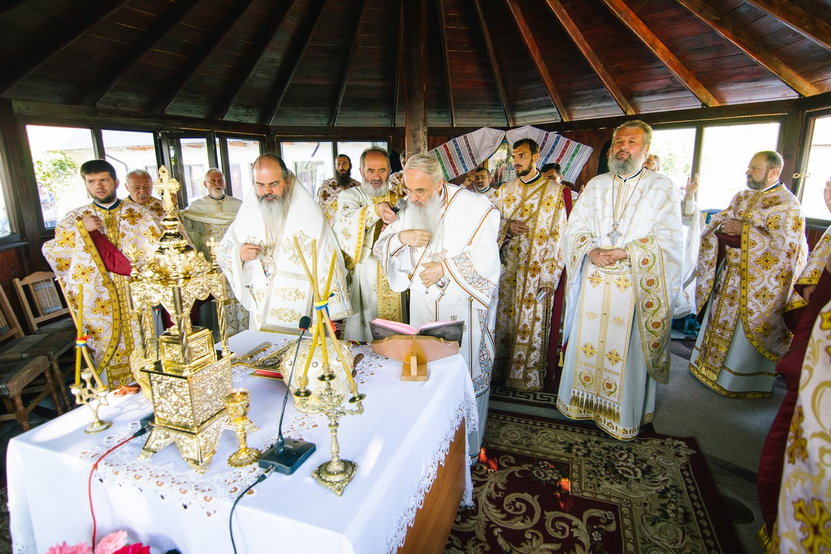 Întâlnire în rugăciune la Biserica „Pogorârea Sfântului Duh” din Negreşti