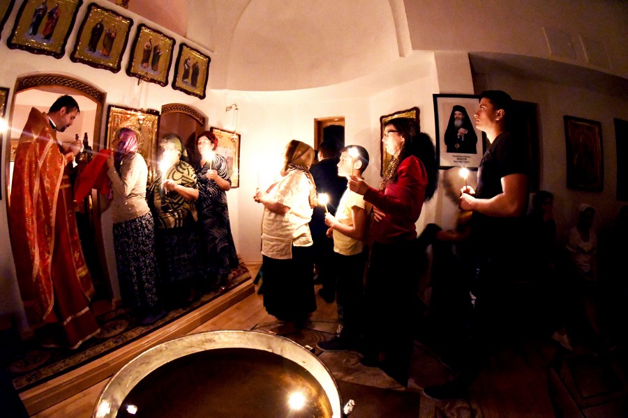 Priveghere la început de lună în Parohia Parpaniţa