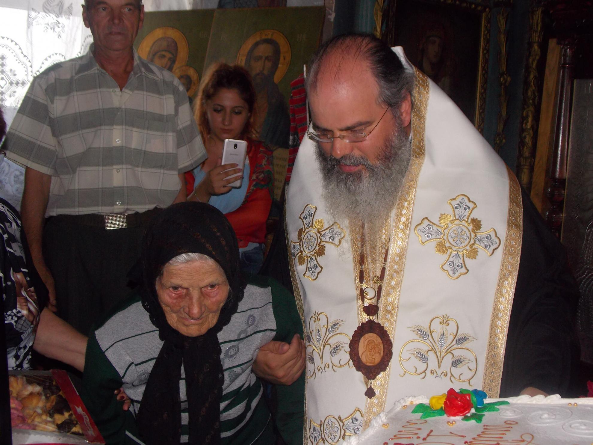 Slujbă arhierească în parohiile Târzii şi Protopopeşti