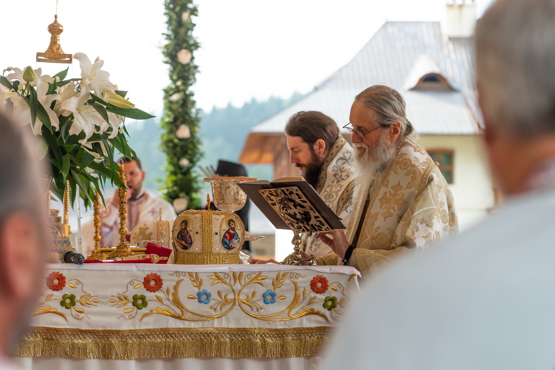 Arhiepiscopul Sucevei, la Putna: „Maica Domnului este pildă de ascultare și smerenie”