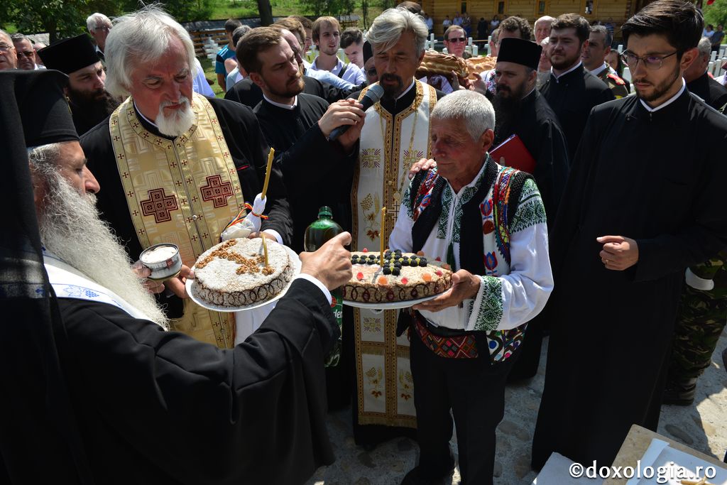 Înaltpreasfințitul Părinte Teofan a sfințit Biserica „Sfinţii Împăraţi Constantin şi Elena” din Parohia Soci