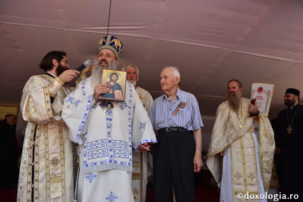 Înaltpreasfințitul Părinte Teofan a sfințit Biserica „Sfinţii Împăraţi Constantin şi Elena” din Parohia Soci