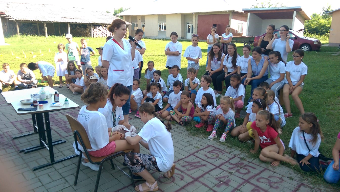 Tabăra „Vara pe uliță”, organizată de Primăria Răuseni împreună cu parohiile Doina și Rediu