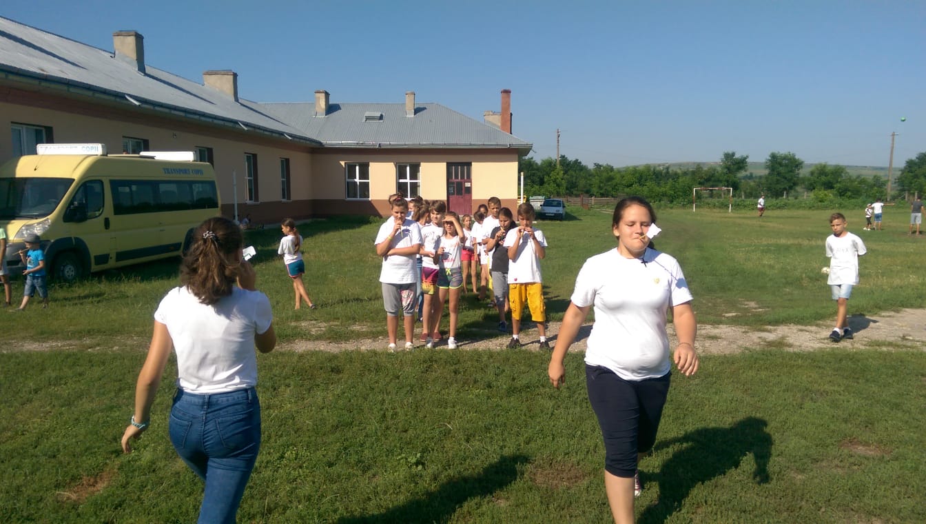 Tabăra „Vara pe uliță”, organizată de Primăria Răuseni împreună cu parohiile Doina și Rediu