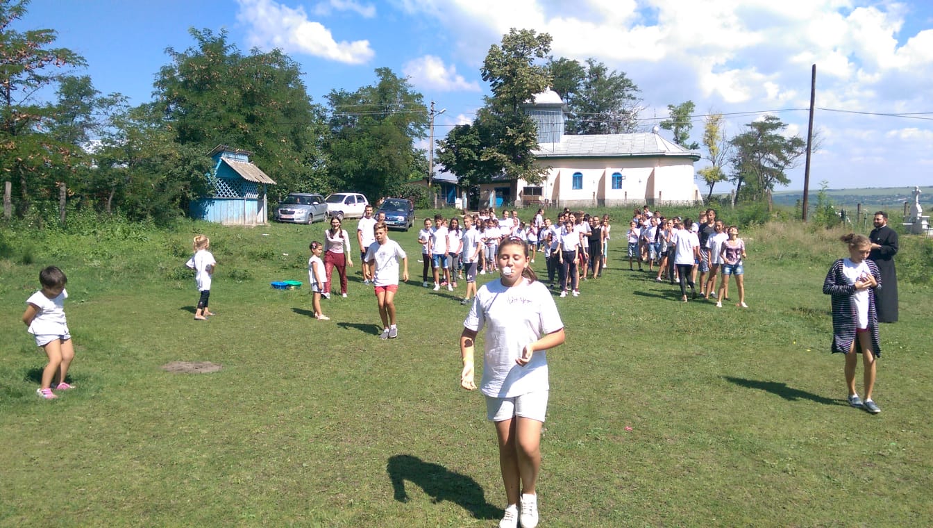 Tabăra „Vara pe uliță”, organizată de Primăria Răuseni împreună cu parohiile Doina și Rediu