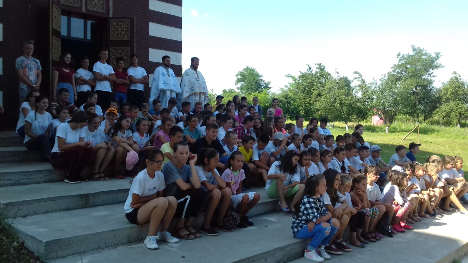 Tabăra „Vara pe uliță”, organizată de Primăria Răuseni împreună cu parohiile Doina și Rediu