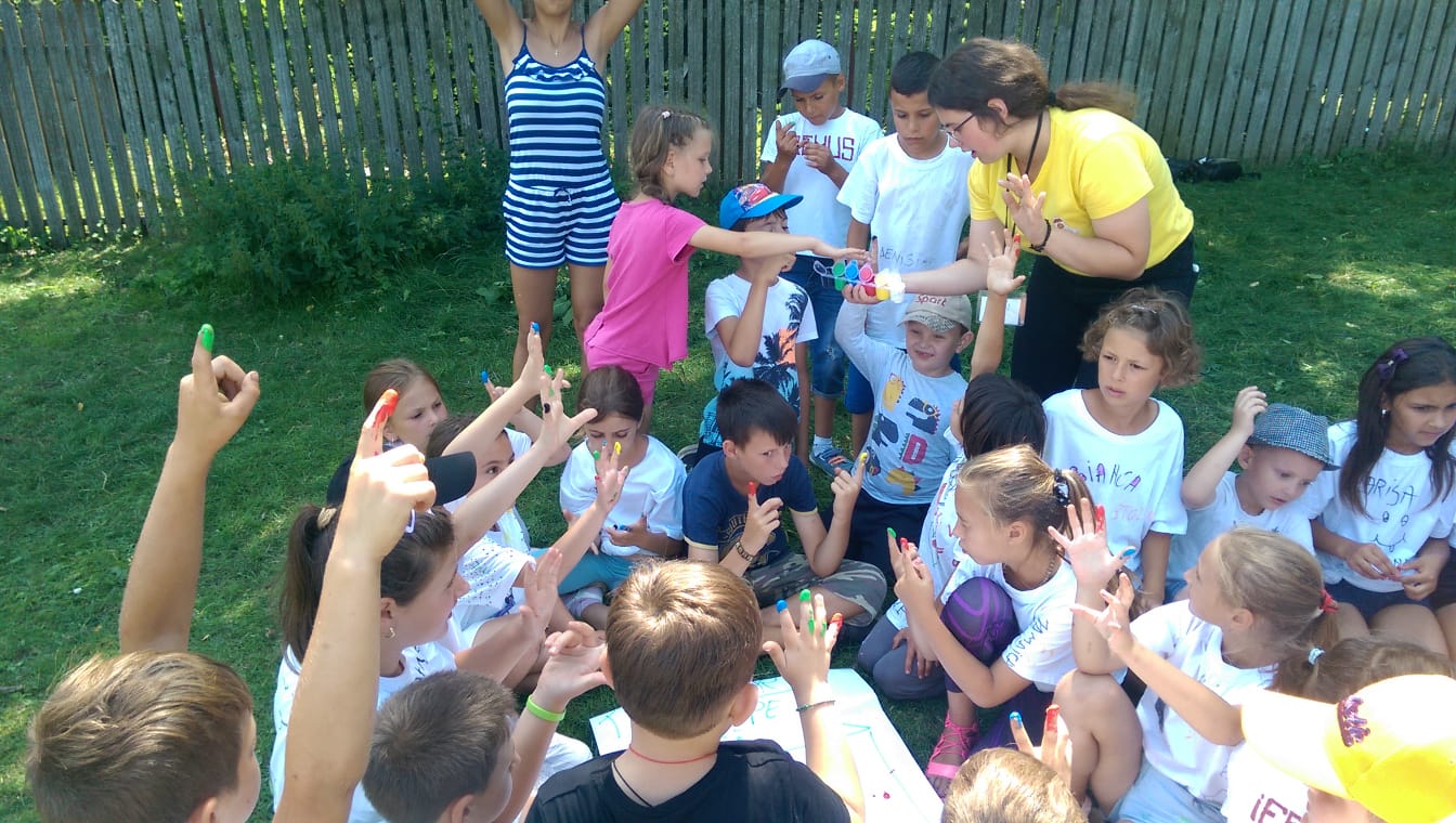 Tabăra „Vara pe uliță”, organizată de Primăria Răuseni împreună cu parohiile Doina și Rediu