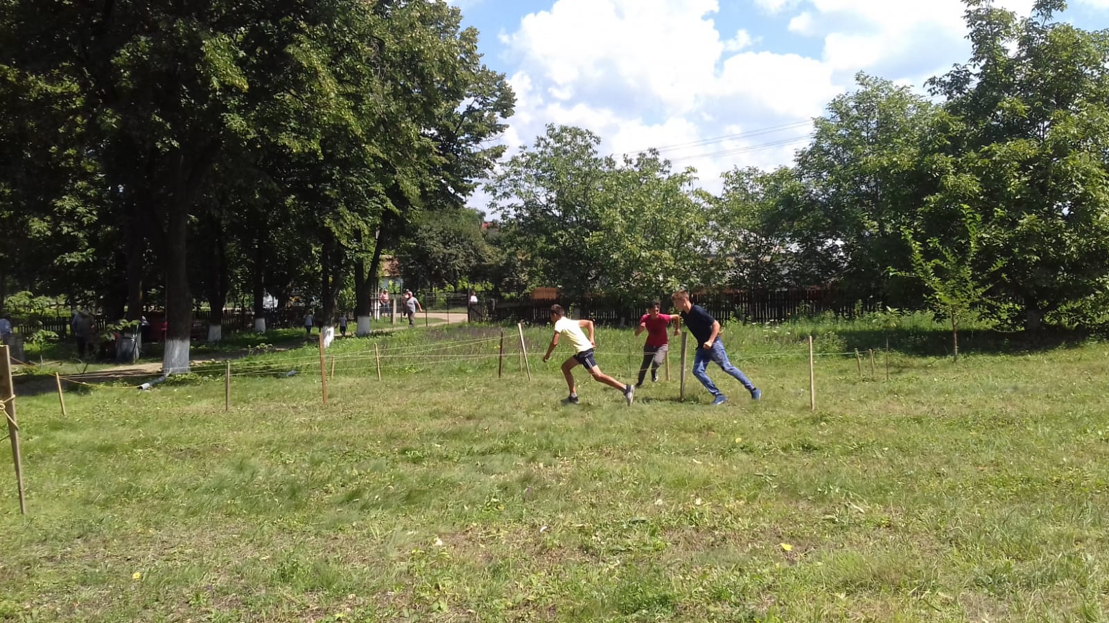 Tabăra „Vara pe uliță”, organizată de Primăria Răuseni împreună cu parohiile Doina și Rediu