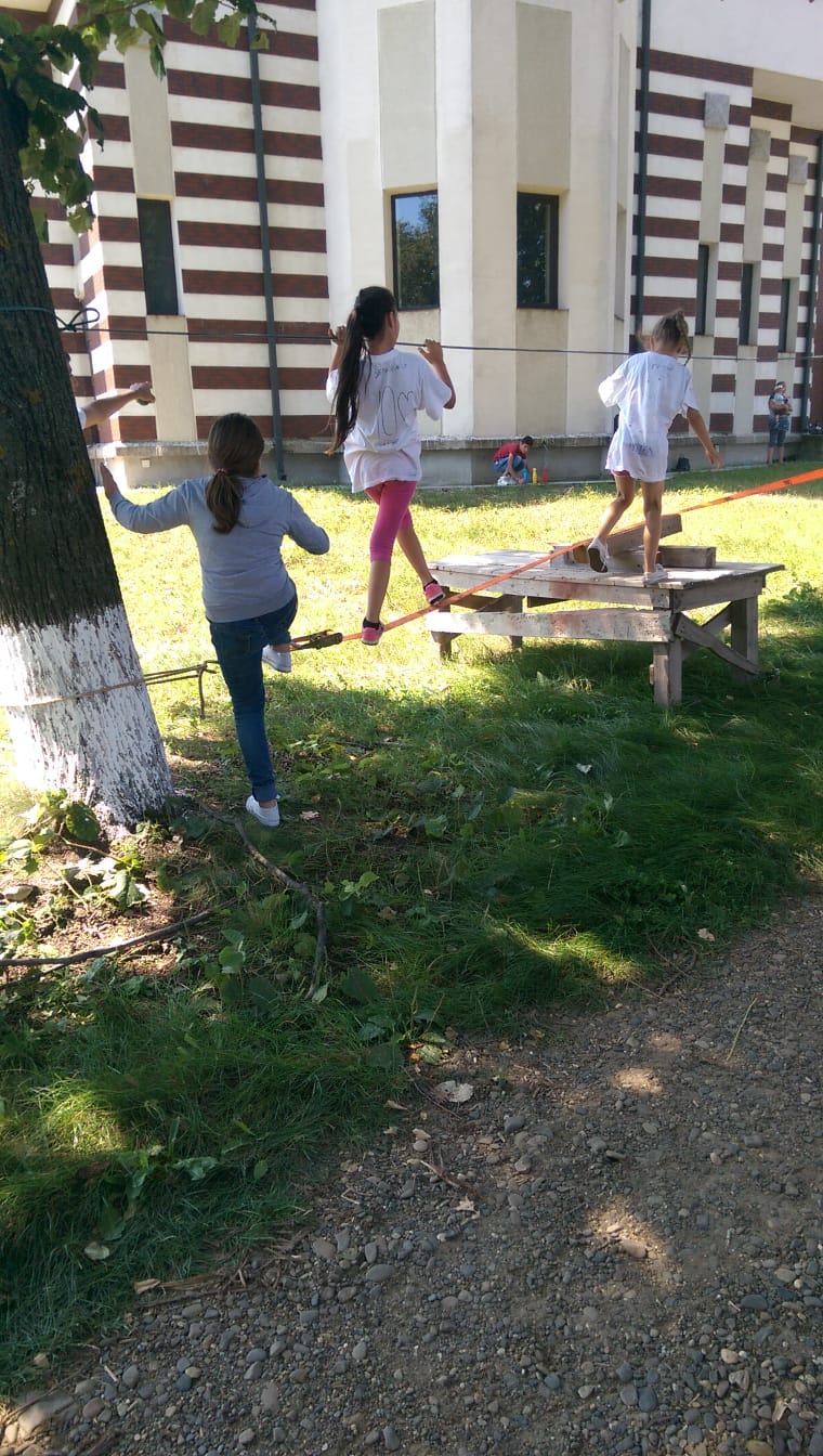 Tabăra „Vara pe uliță”, organizată de Primăria Răuseni împreună cu parohiile Doina și Rediu