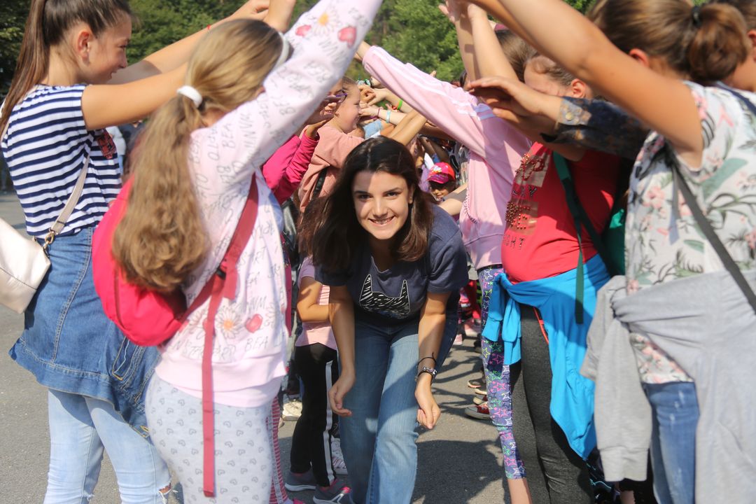 Zâmbet și credință în Tabăra „Bucurie în tinda Bisericii” – Tulgheș, Harghita