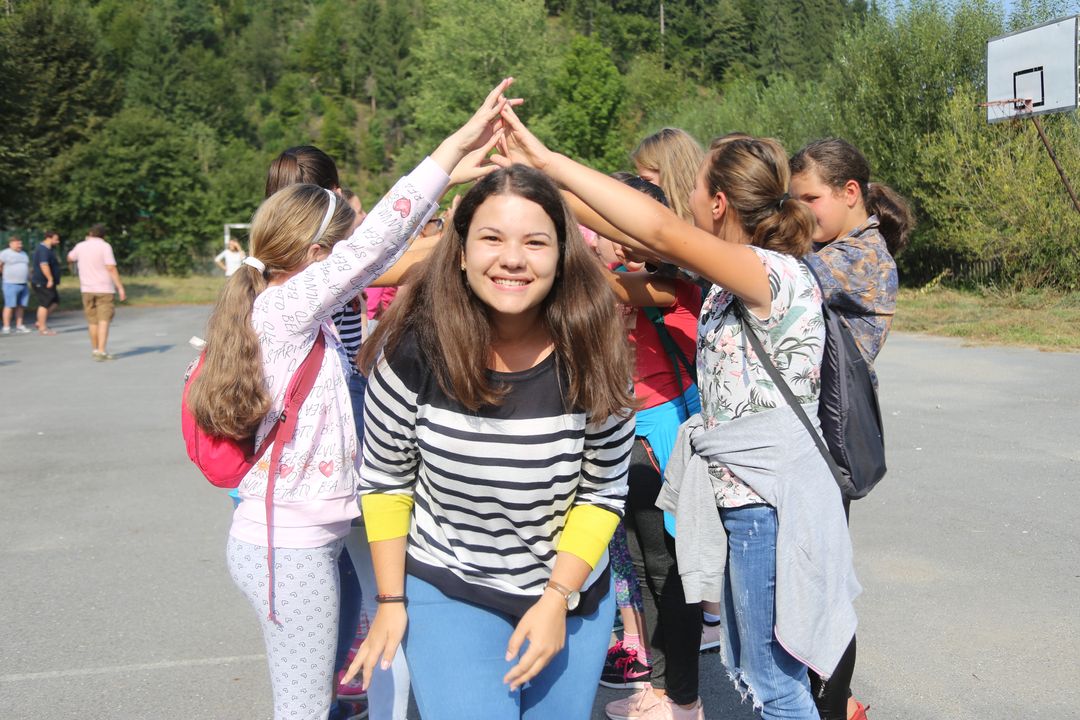 Zâmbet și credință în Tabăra „Bucurie în tinda Bisericii” – Tulgheș, Harghita