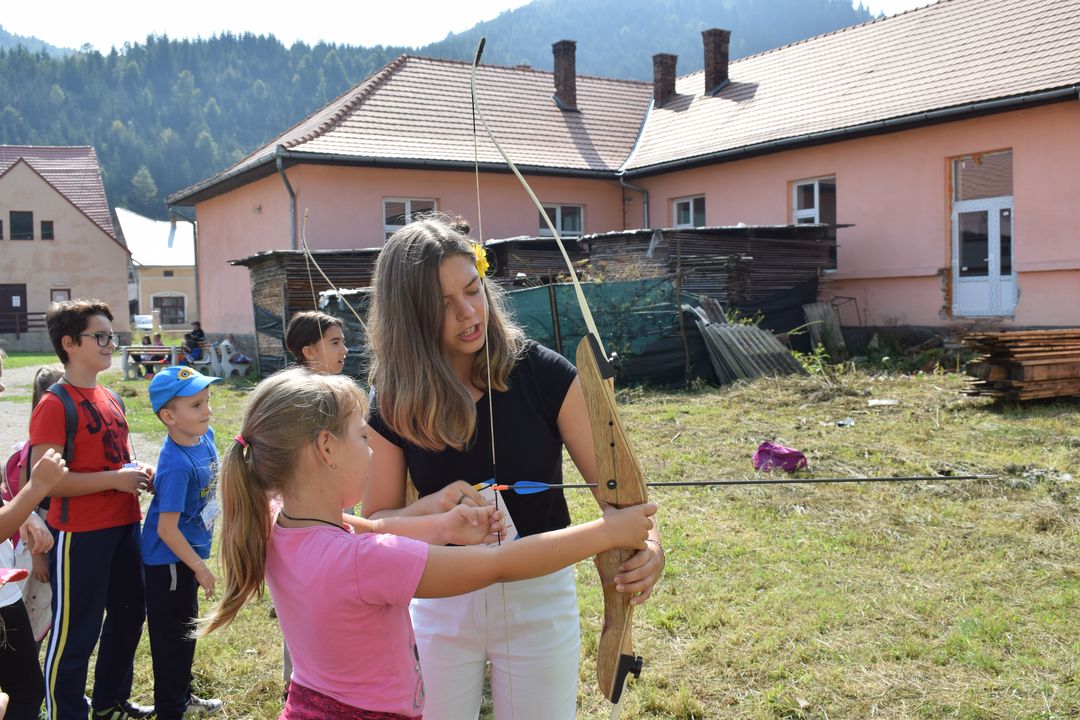 Zâmbet și credință în Tabăra „Bucurie în tinda Bisericii” – Tulgheș, Harghita