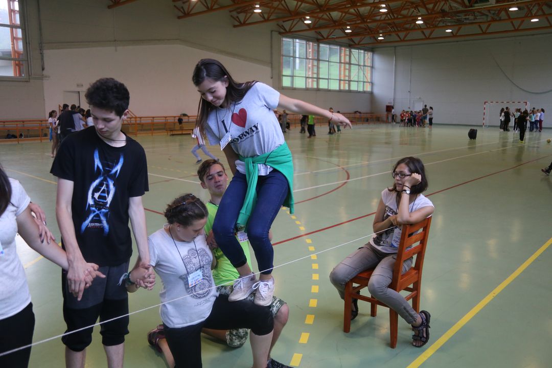 Zâmbet și credință în Tabăra „Bucurie în tinda Bisericii” – Tulgheș, Harghita