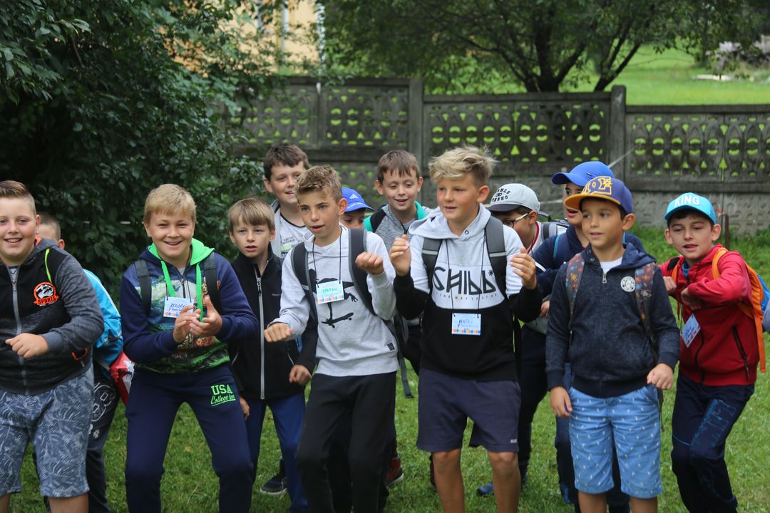 Zâmbet și credință în Tabăra „Bucurie în tinda Bisericii” – Tulgheș, Harghita